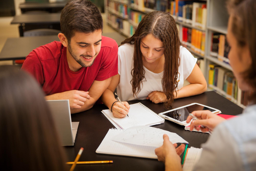 UdeG: Alta Concurrencia en Examen Admisión Licenciatura 2025 B (95.81%)